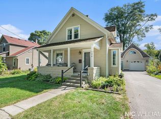 126 S Main St, Rockford, MI 49341
