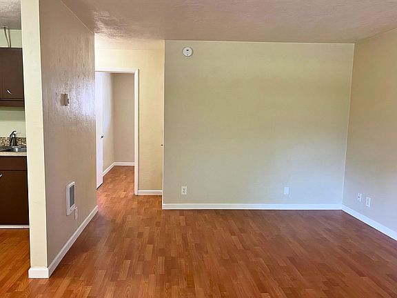 4th image of 1333 W 18th Ave #5