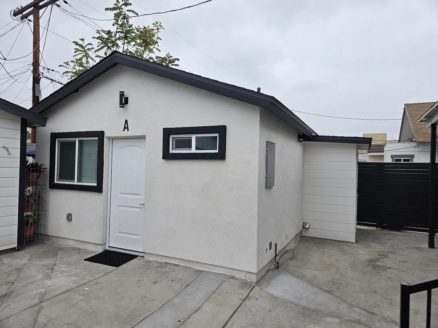 Studio, 350 sqft, $1,800 — Photo 1