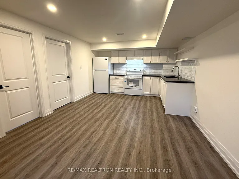 54 Chelliah Ct #LOWER — Photo 13