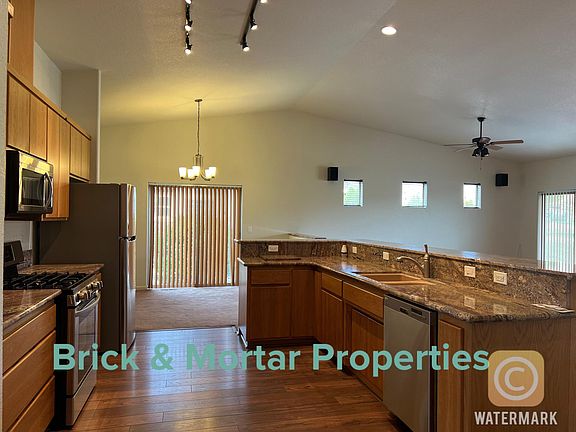 5th image of 1560 Silver Oak Dr