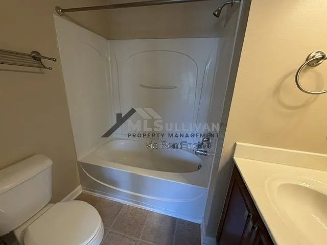 100 Stratford Lakes Dr #221 — Photo 9