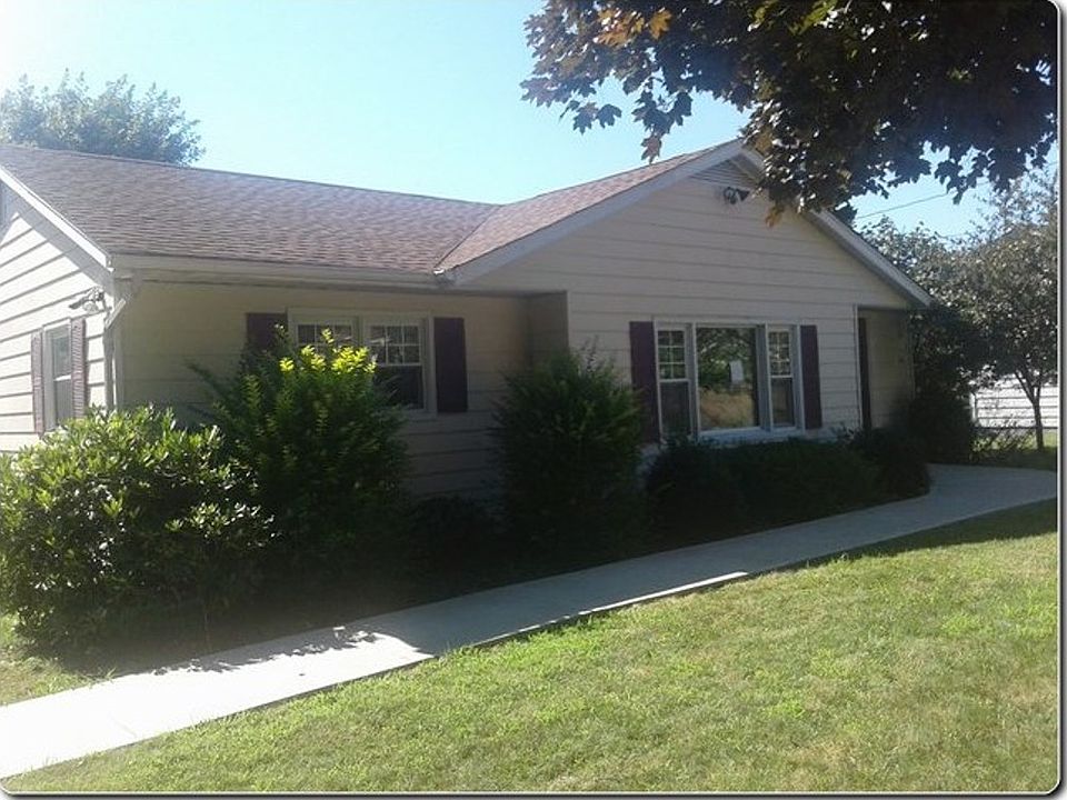 1st image of 69 Birchwood Dr