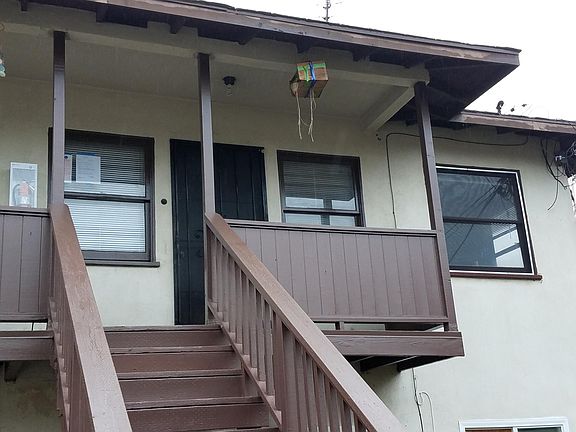 Upstairs in the rear Triplex