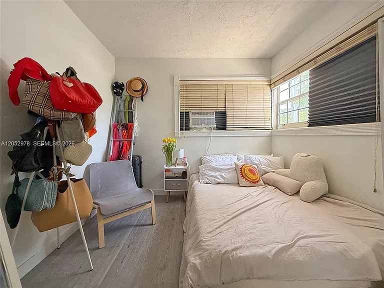3123 SW 25th Ter #FRONT — Photo 11