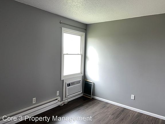 4th image of 260 N Washington St #10