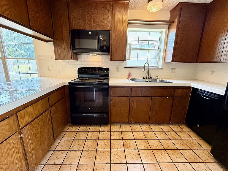 3202 Barley Ct — Photo 4
