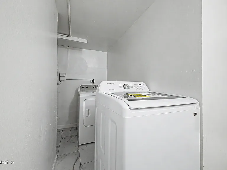 2038 E Lemon St — Photo 24