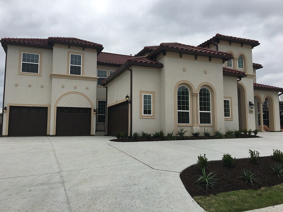 2nd image of 1809 Estes Dr