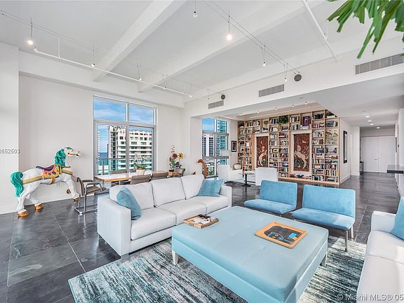 4th image of 201 Aqua Ave APT 1002