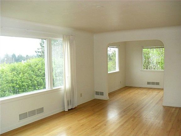 3rd image of 2506 N Lafayette Ave