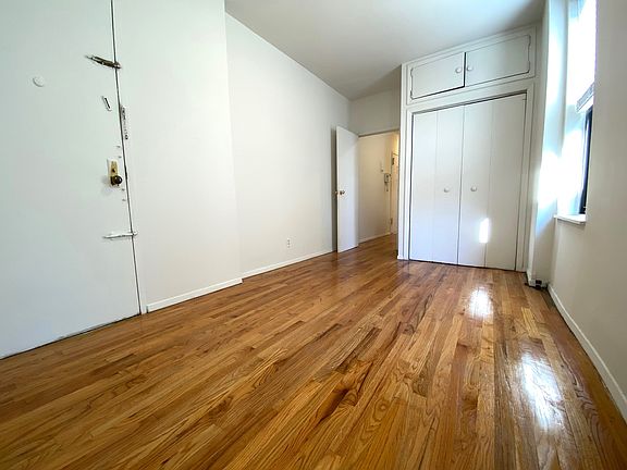 2nd image of 244 E 77th St APT 21