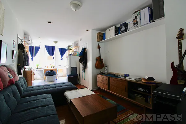 Rented by Compass | media 10