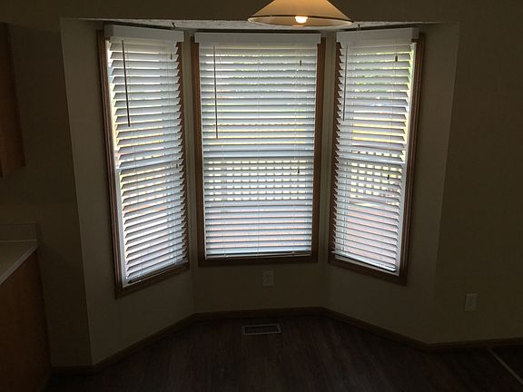 3rd image of 199 Yehlshire Dr
