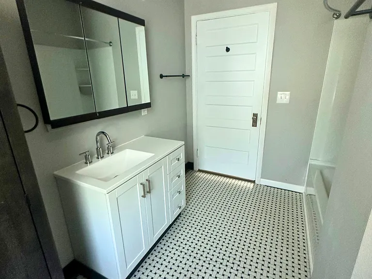 102 Hastings Ave #2 — Photo 10