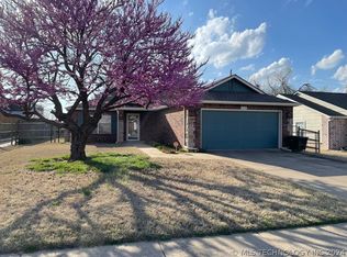5336 Redbud Pl, Sand Springs, OK 74063