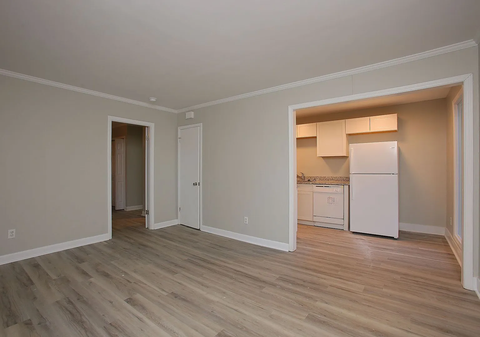 Patricia Apartments — Photo 1