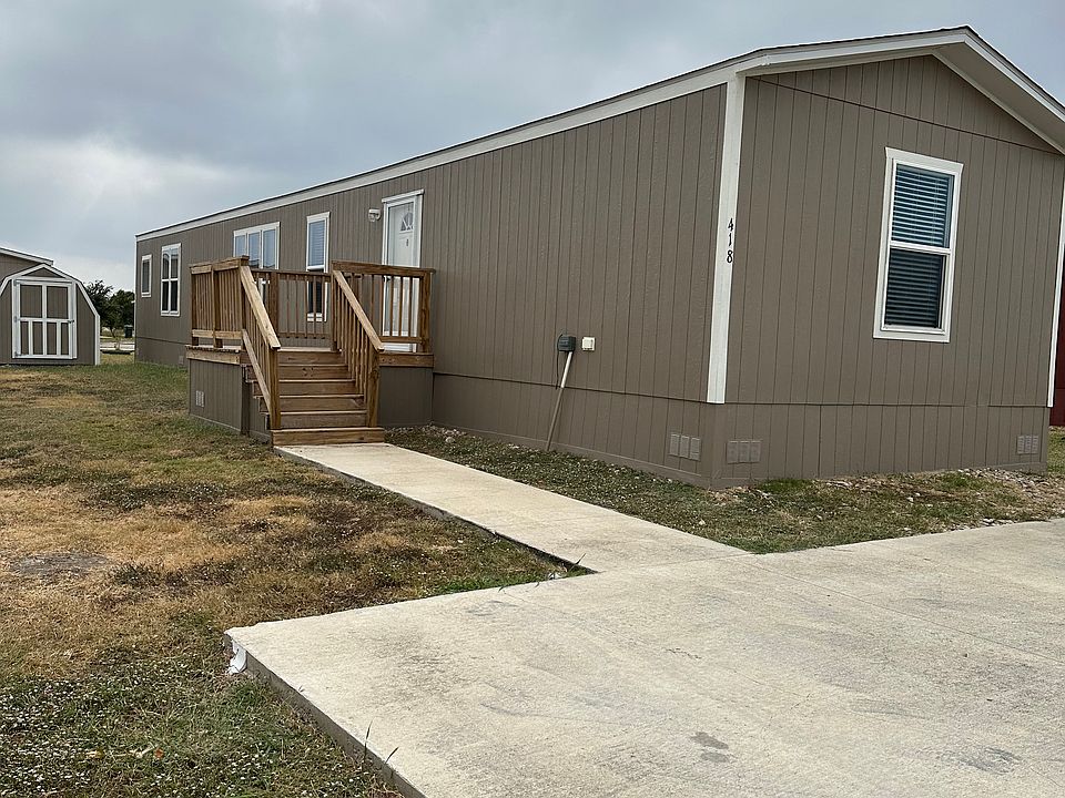 1st image of 418 Bandera St #399