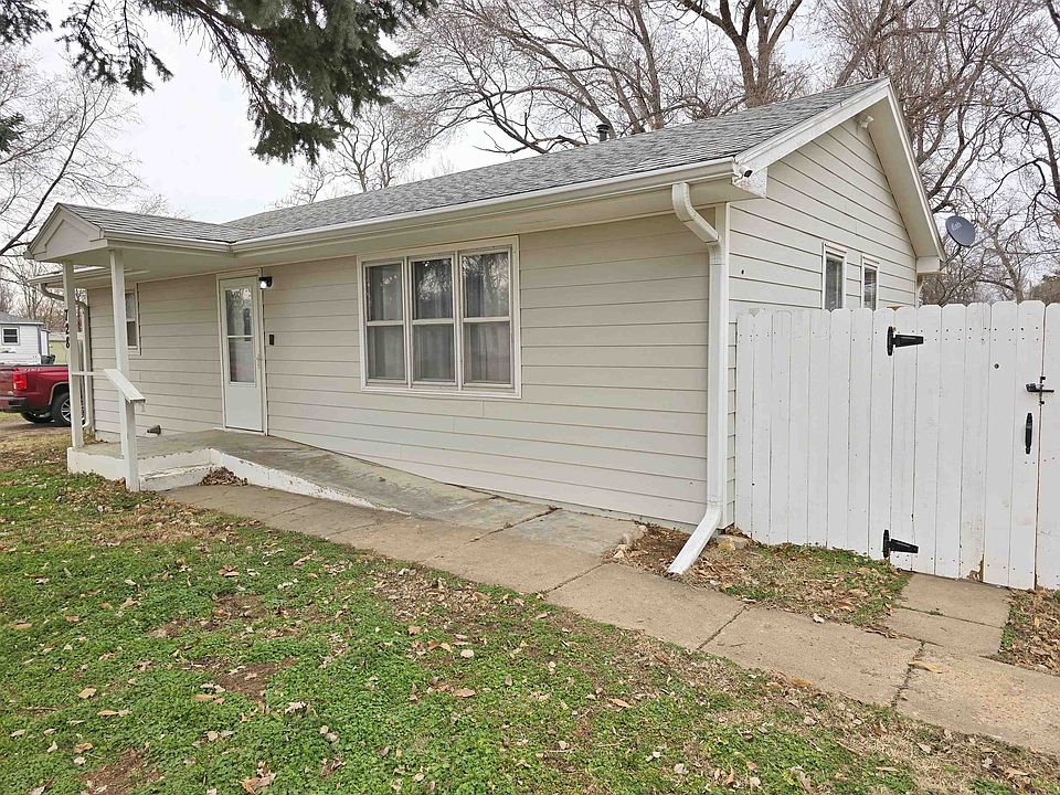 1st image of 728 N 4th St