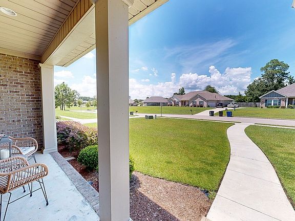 3rd image of 102 Litchfield Dr