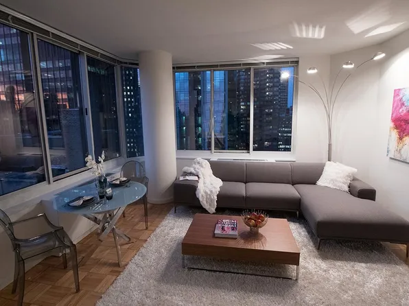 240 East 39th Street image 1 of 8
