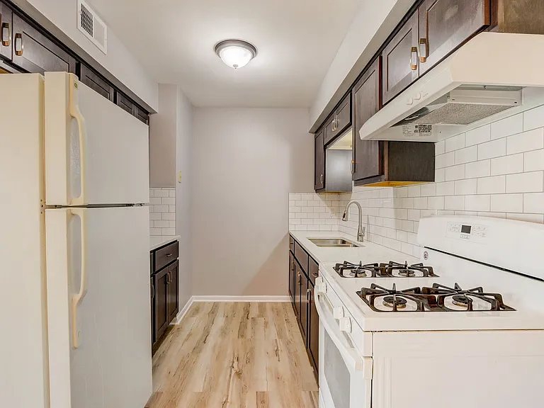 6306 W Lakefield Dr — Photo 4