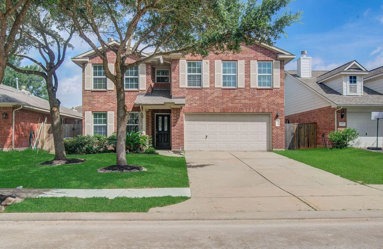3 bed, 2.5 bath, 2164 sqft, $2,350 — Photo 2