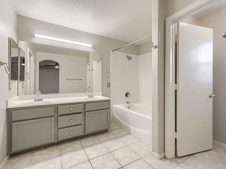 950 Sweeping Vine Ave — Photo 15