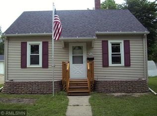 712 S Front St, Saint Peter, MN 56082