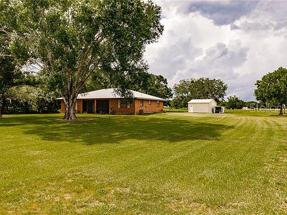 3rd image of 4077 NE County Road 660