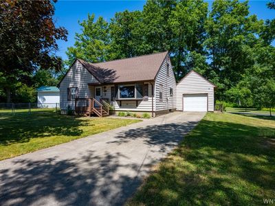 6641 Taylor Rd, Hamburg, NY, 14075