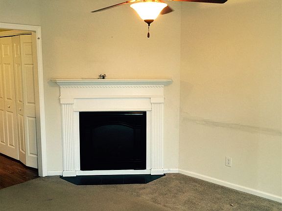 3rd image of 1213 D4 Cross Creek Cir