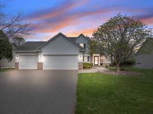 10612 Glen Eagle Rd, Woodbury, MN 55129