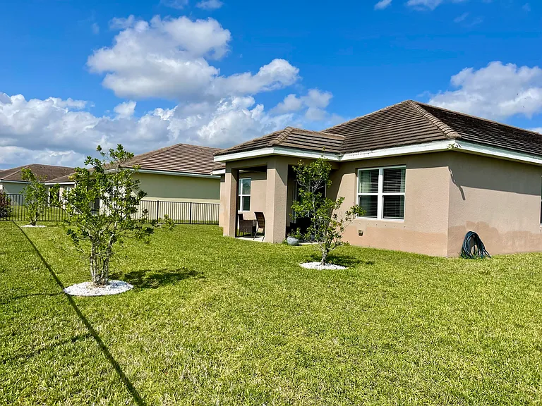 10574 SW Cambria Ln — Photo 46