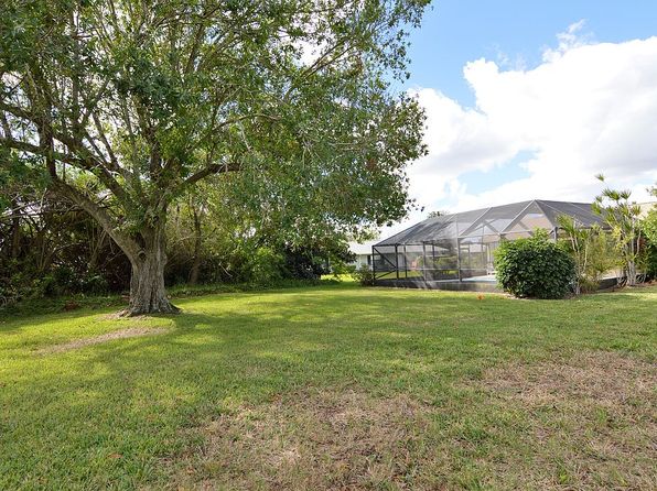 5501 Echo Pines Cir E