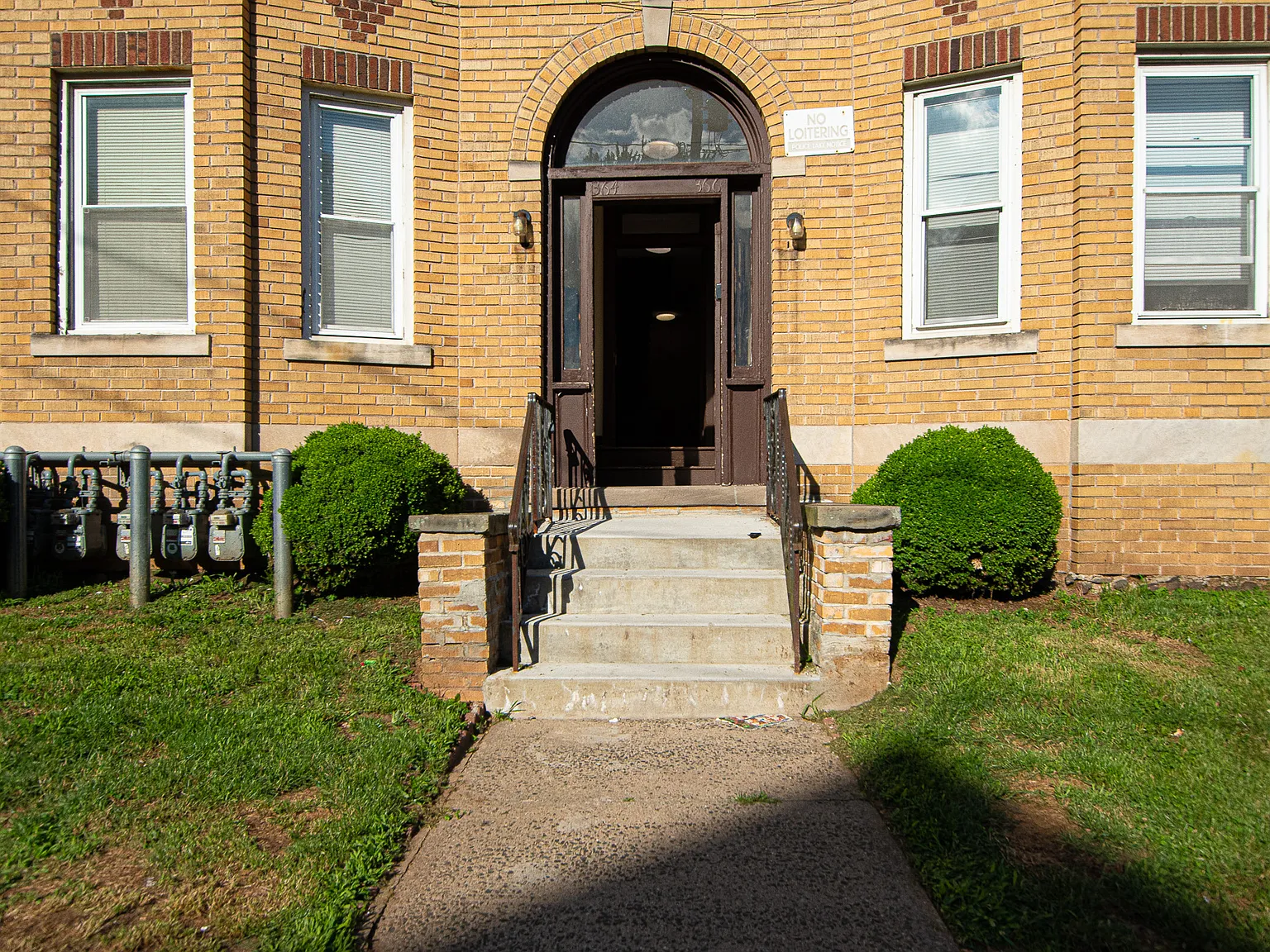 2 bed, 900 sqft, $1,400 — Photo 1