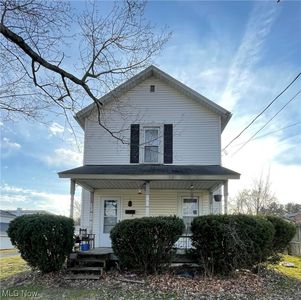 1013 N Market St, East Palestine, OH, 44413