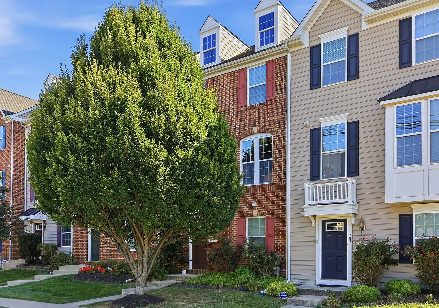 Large Townhome in Wormans Mill! — Photo 1