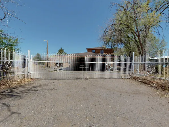 1647 Atrisco Dr SW, Albuquerque, NM 87105