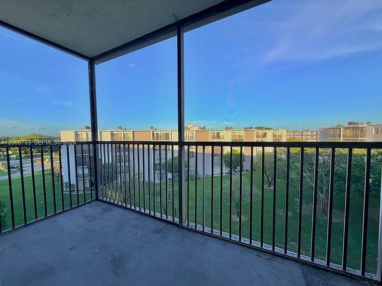8750 N Sherman Cir #505 — Photo 26