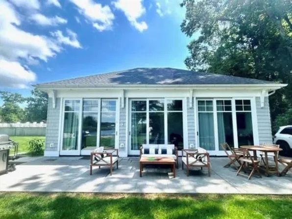 33 Watch Hill Rd, Westerly, RI 02891