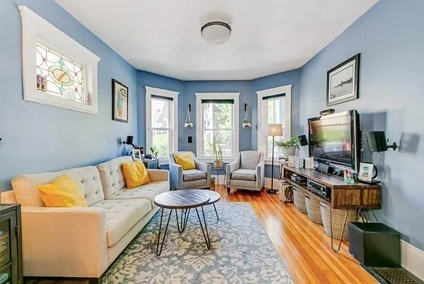 2 bed, 940 sqft, $2,650 — Photo 2