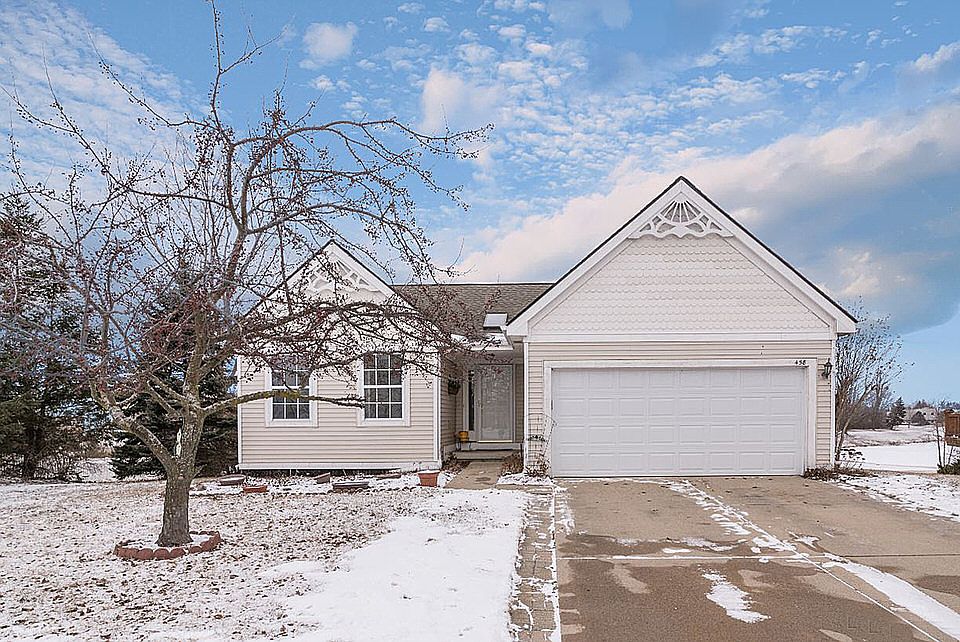 1st image of 458 Waterbury Ct #174