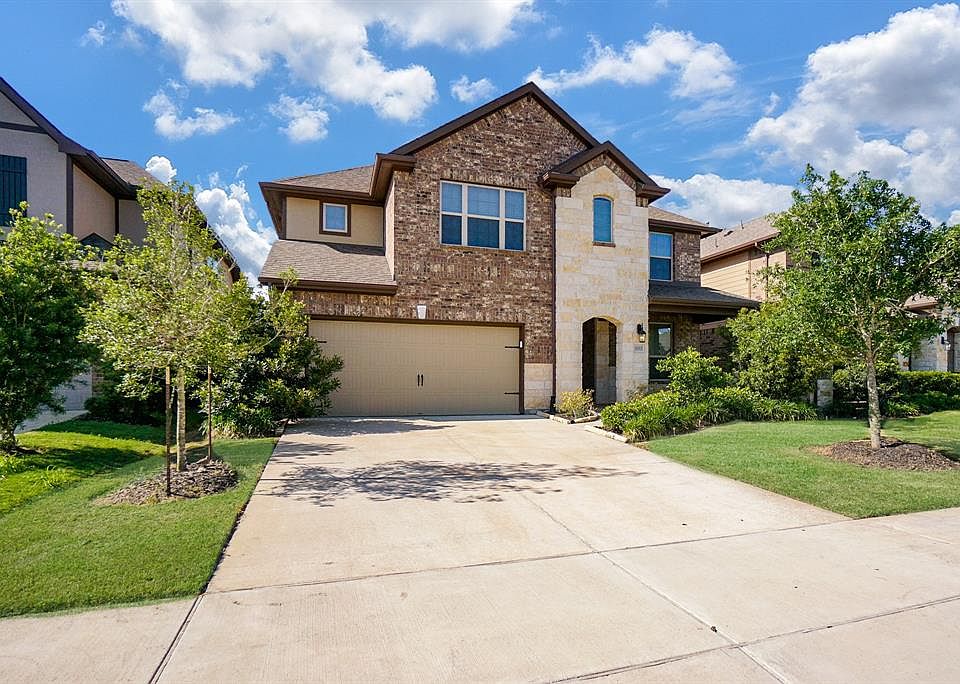 1st image of 1015 Georgia Blue Dr