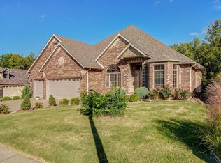 3913 W Maplewood St, Springfield, MO 65807