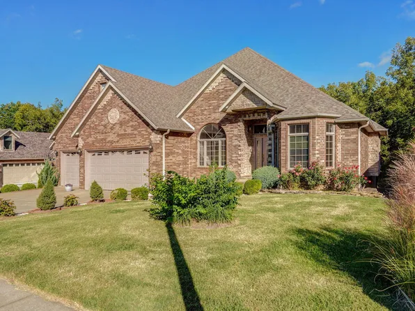 3913 W Maplewood Street, Springfield, MO 65807