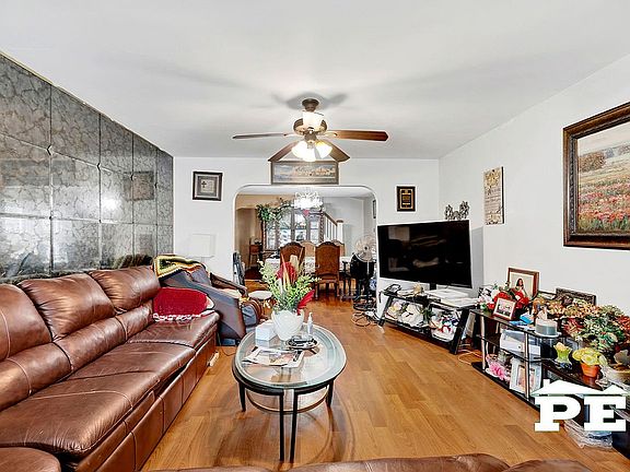 5th image of 1531 E 54th St