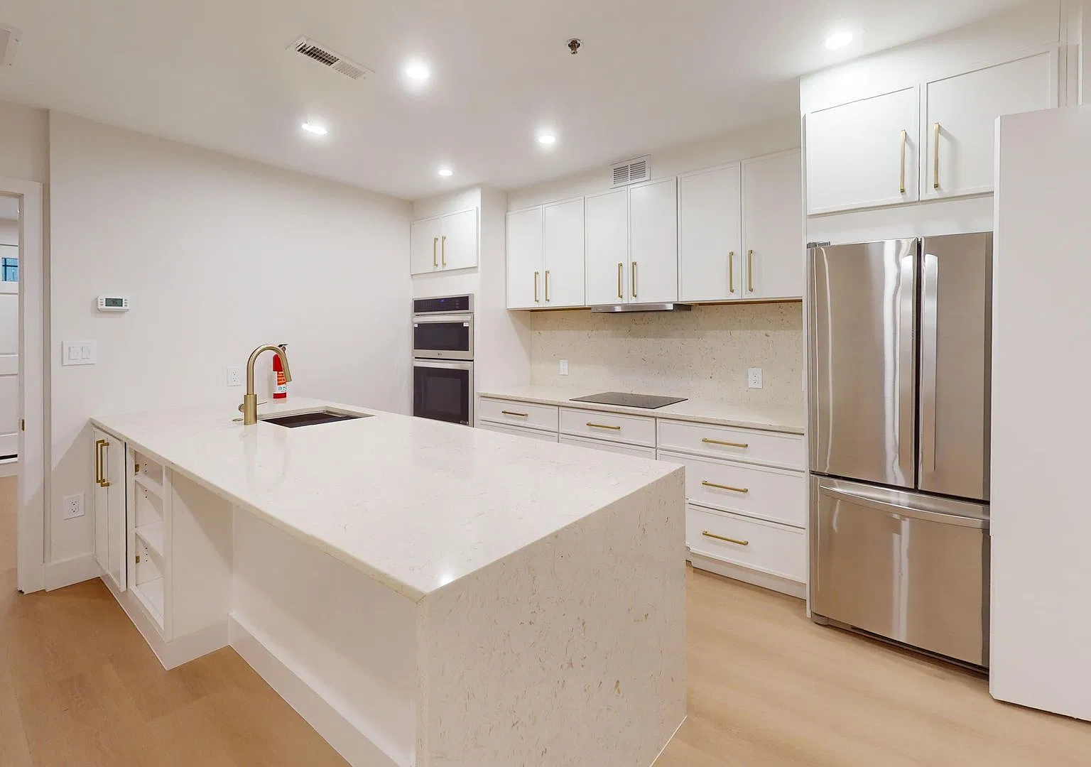 Newly Renovated, Amazing Location, One Bedroom In West End! -Private Patio! — Photo 4