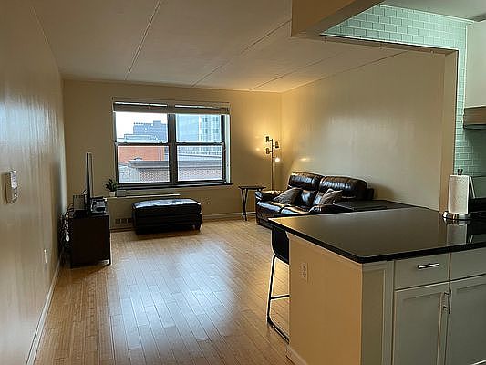 4th image of 837 Washington Ave APT 6E