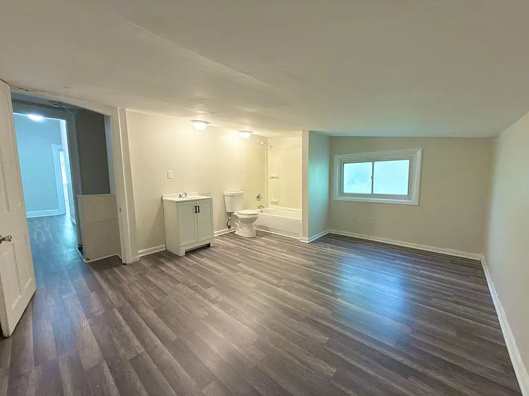 1030 Considine Ave — Photo 14